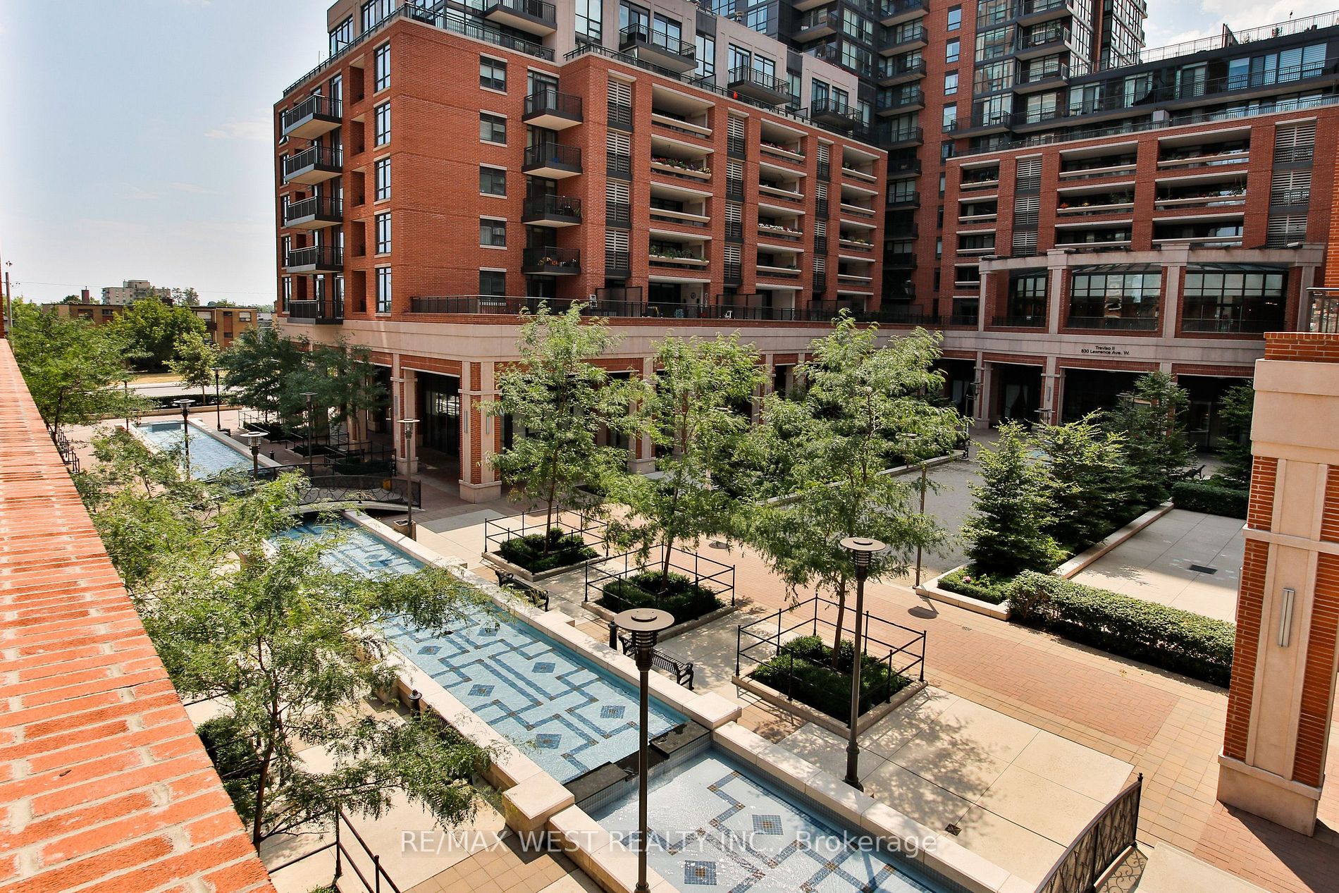 800 Lawrence Ave W, #401