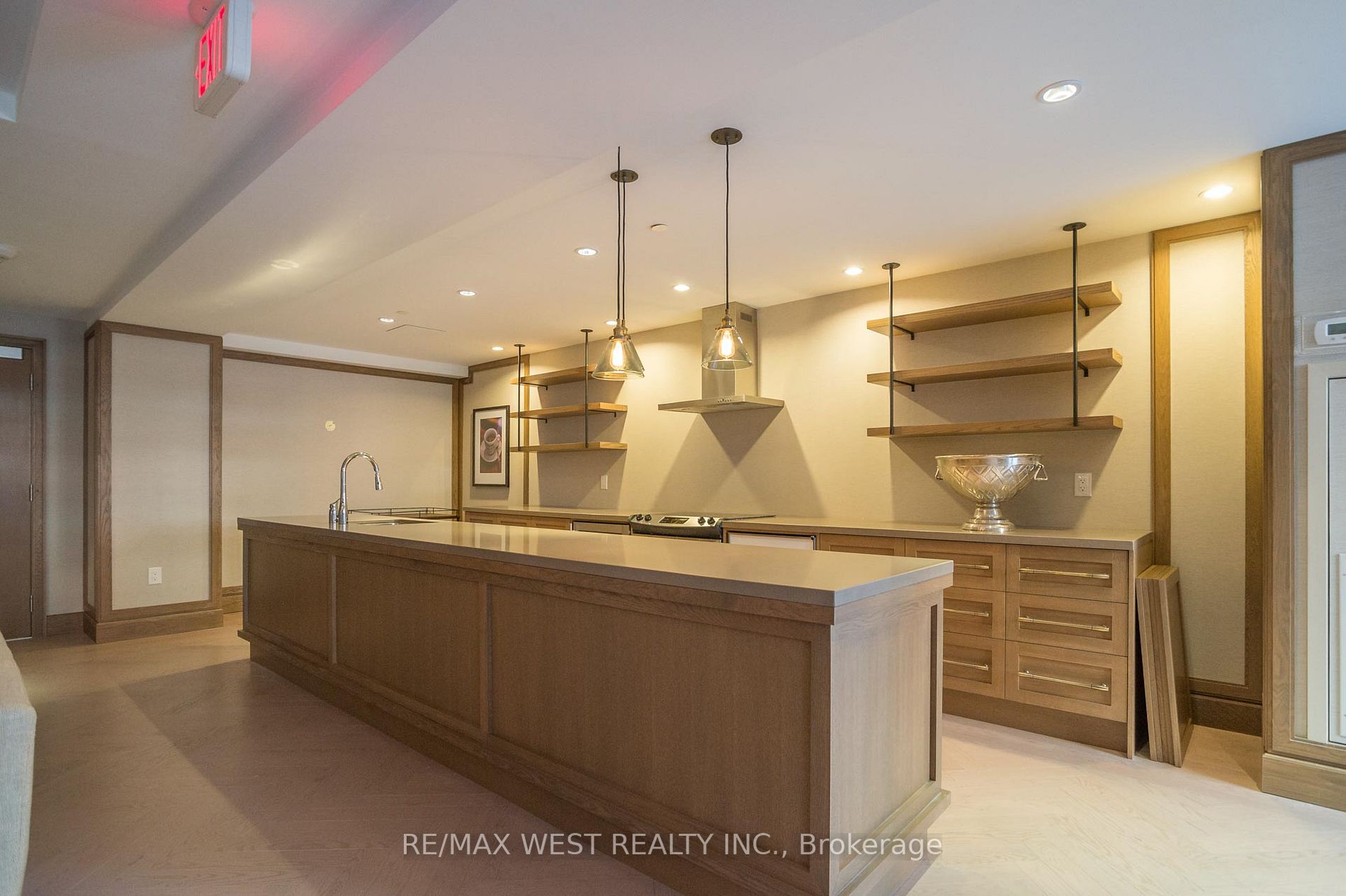 800 Lawrence Ave W, #401