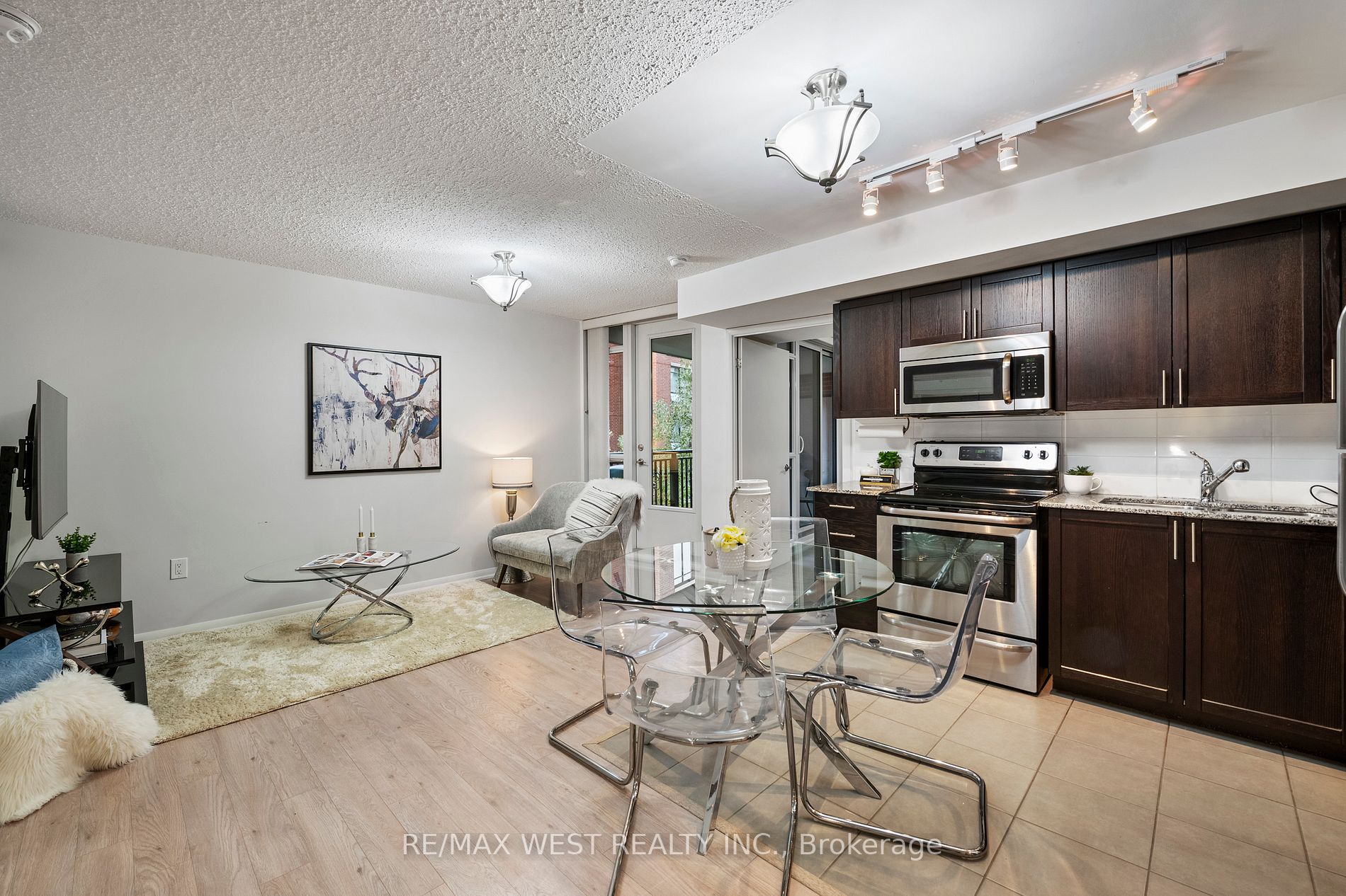 800 Lawrence Ave W, #401