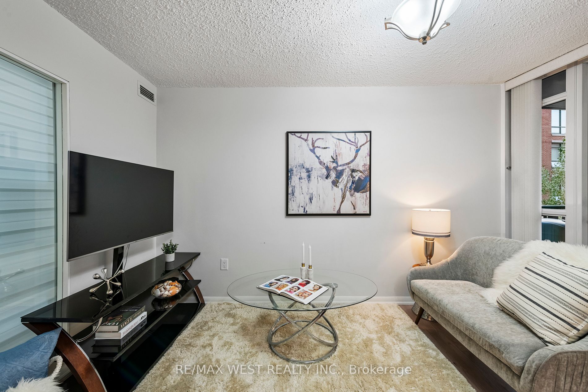 800 Lawrence Ave W, #401