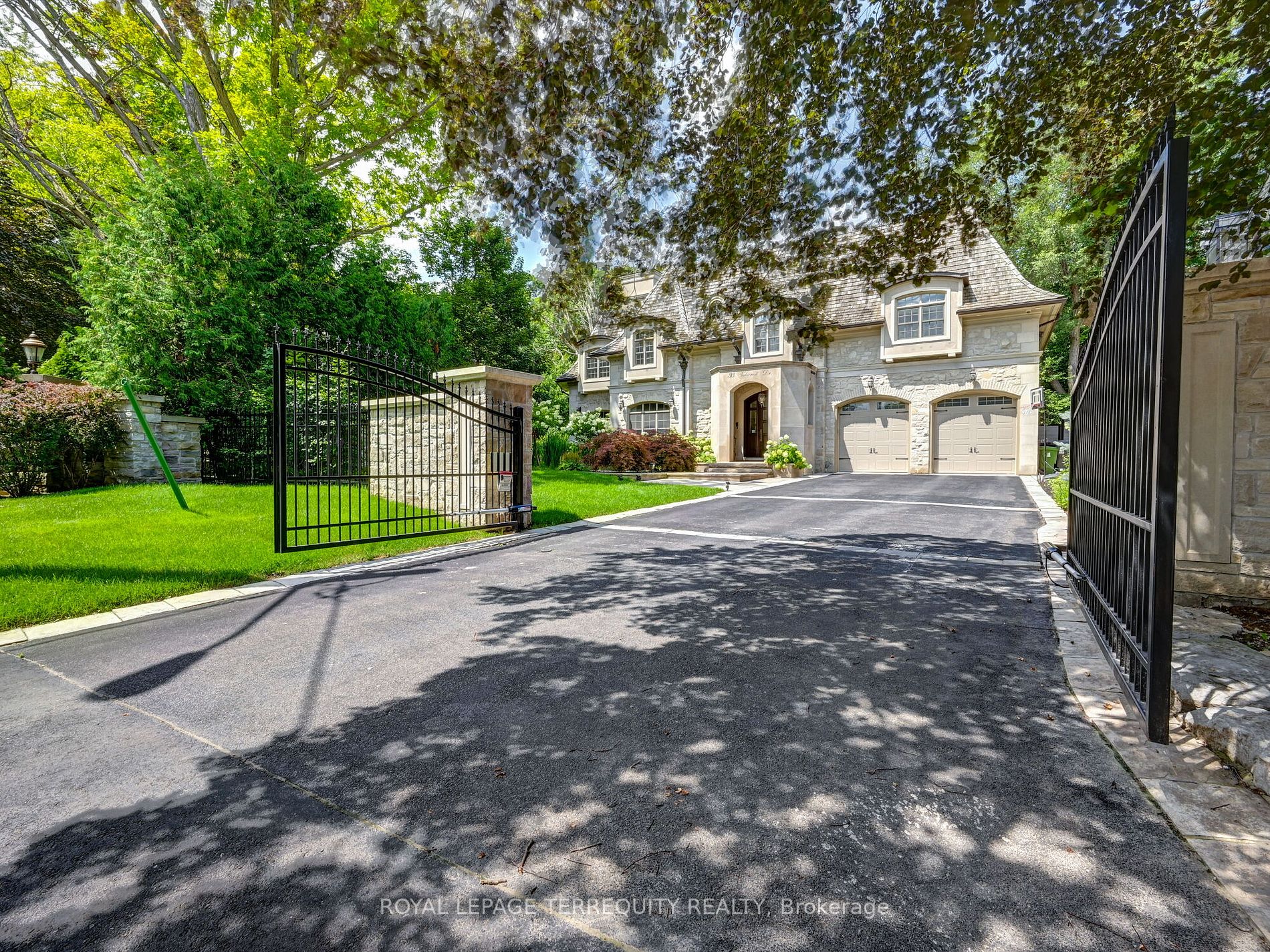 93 Valecrest Dr