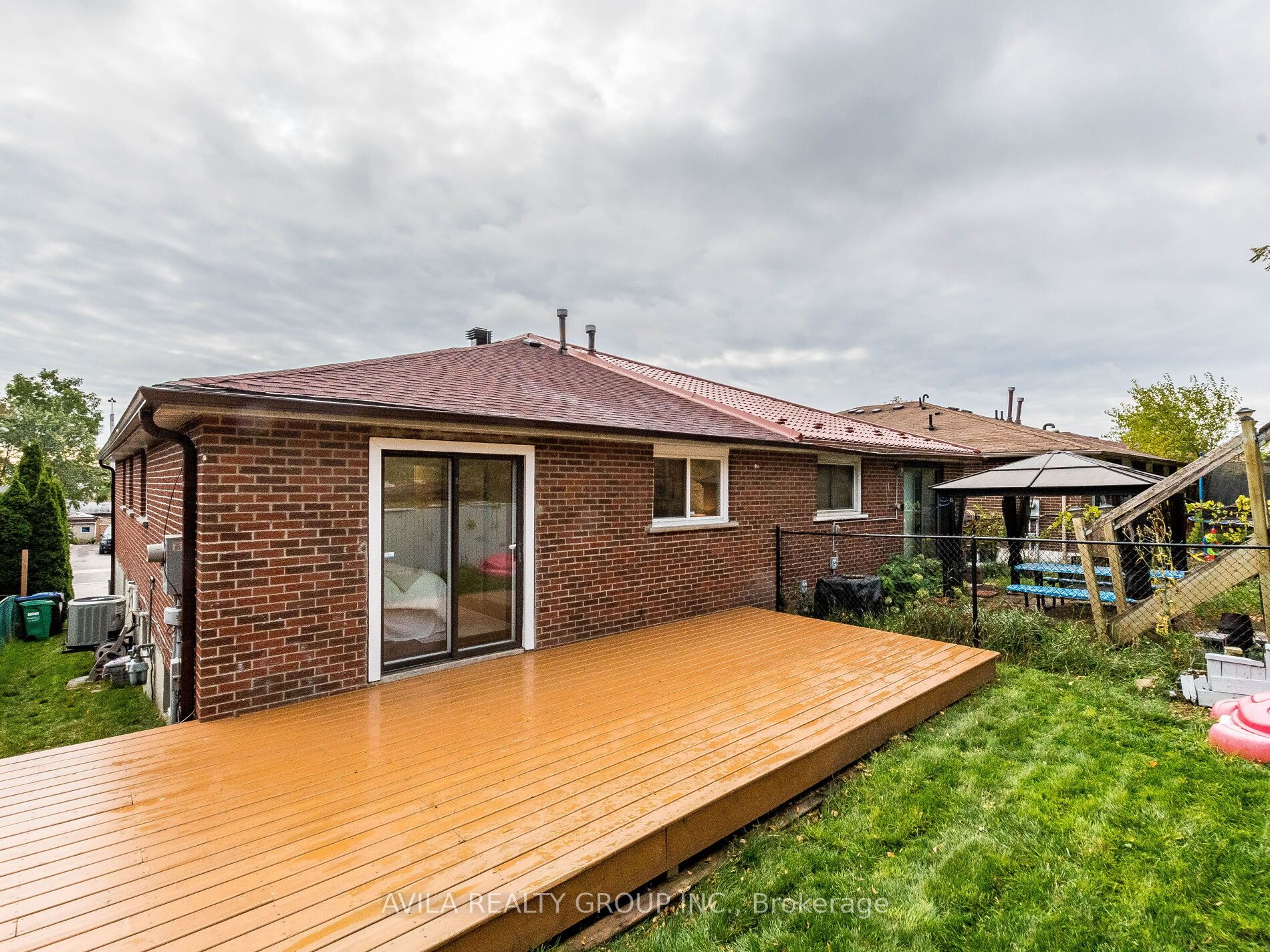 2649 Sherhill Dr