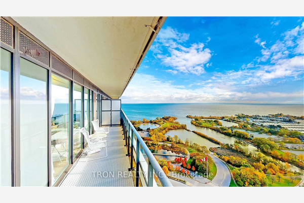 30 Shore Breeze Dr, Toronto