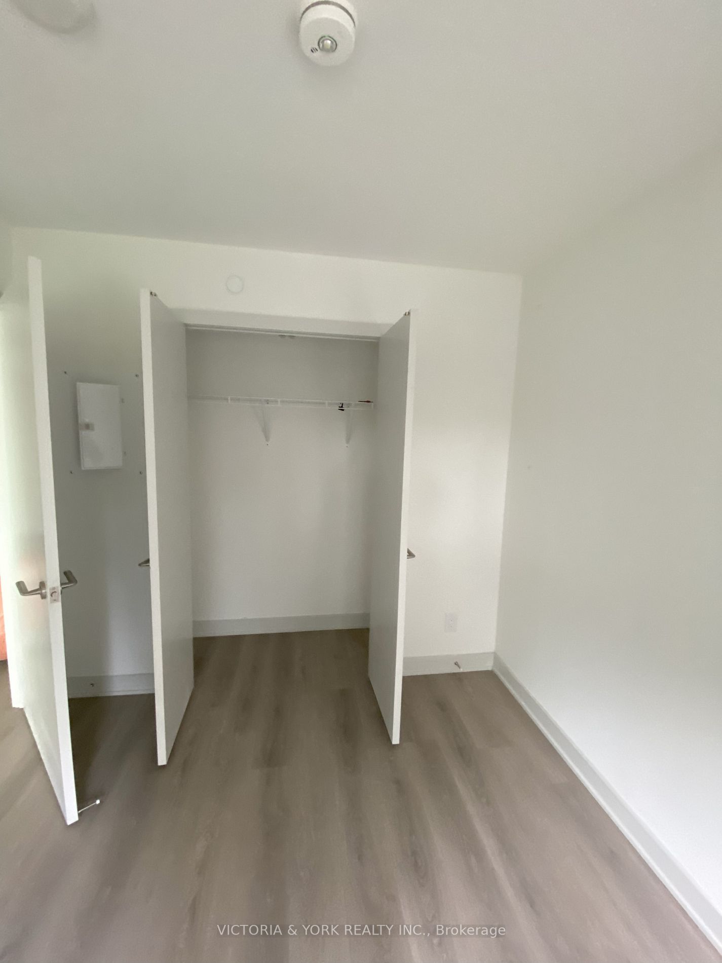 3385 Dundas St W, #201