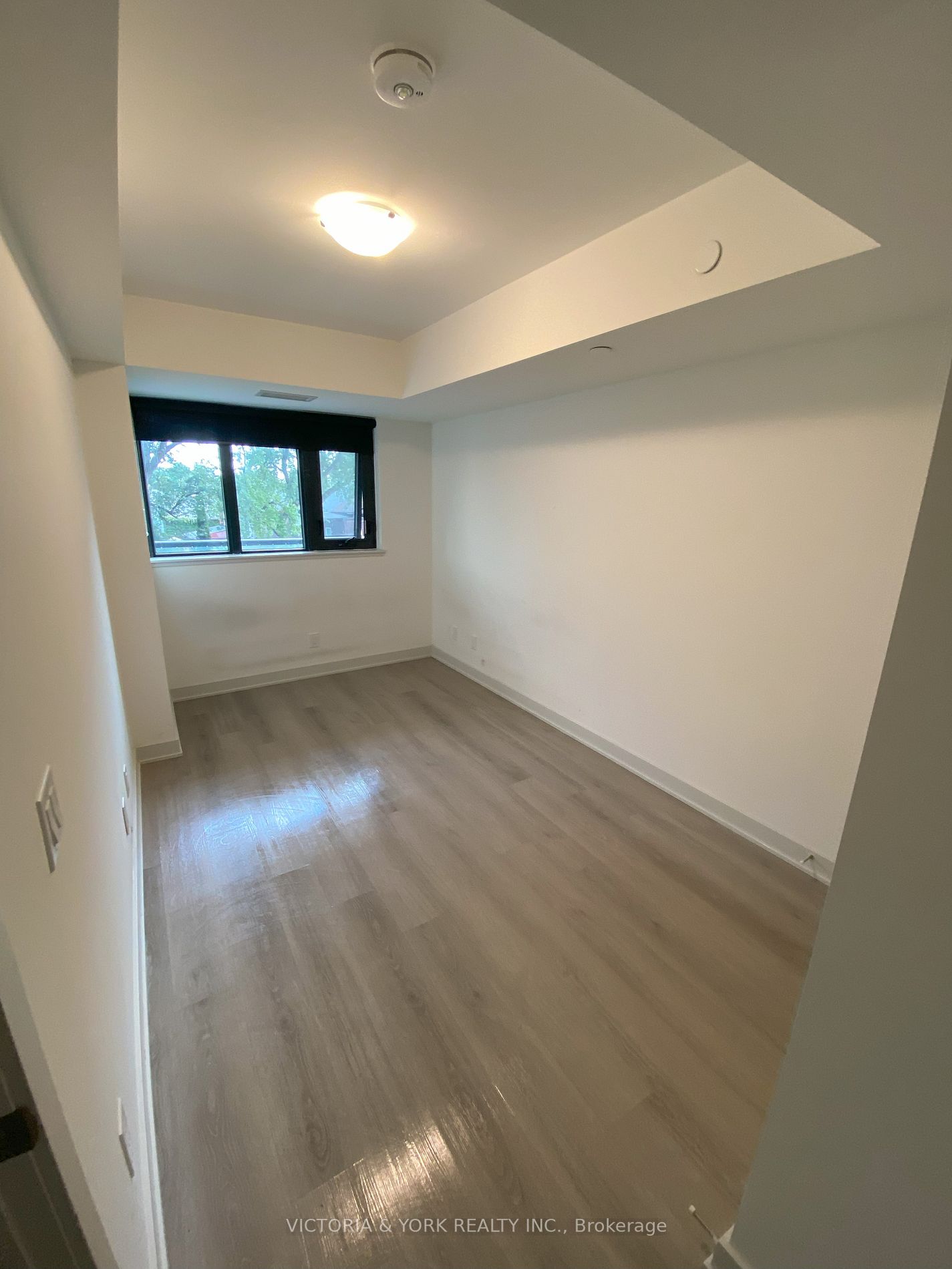 3385 Dundas St W, #201