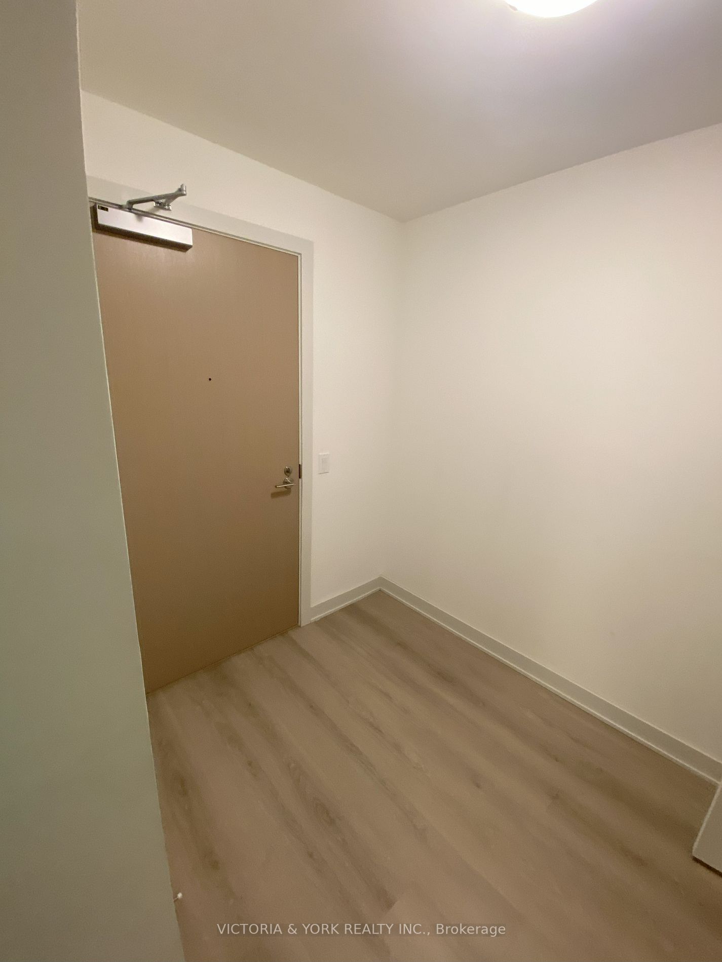 3385 Dundas St W, #201