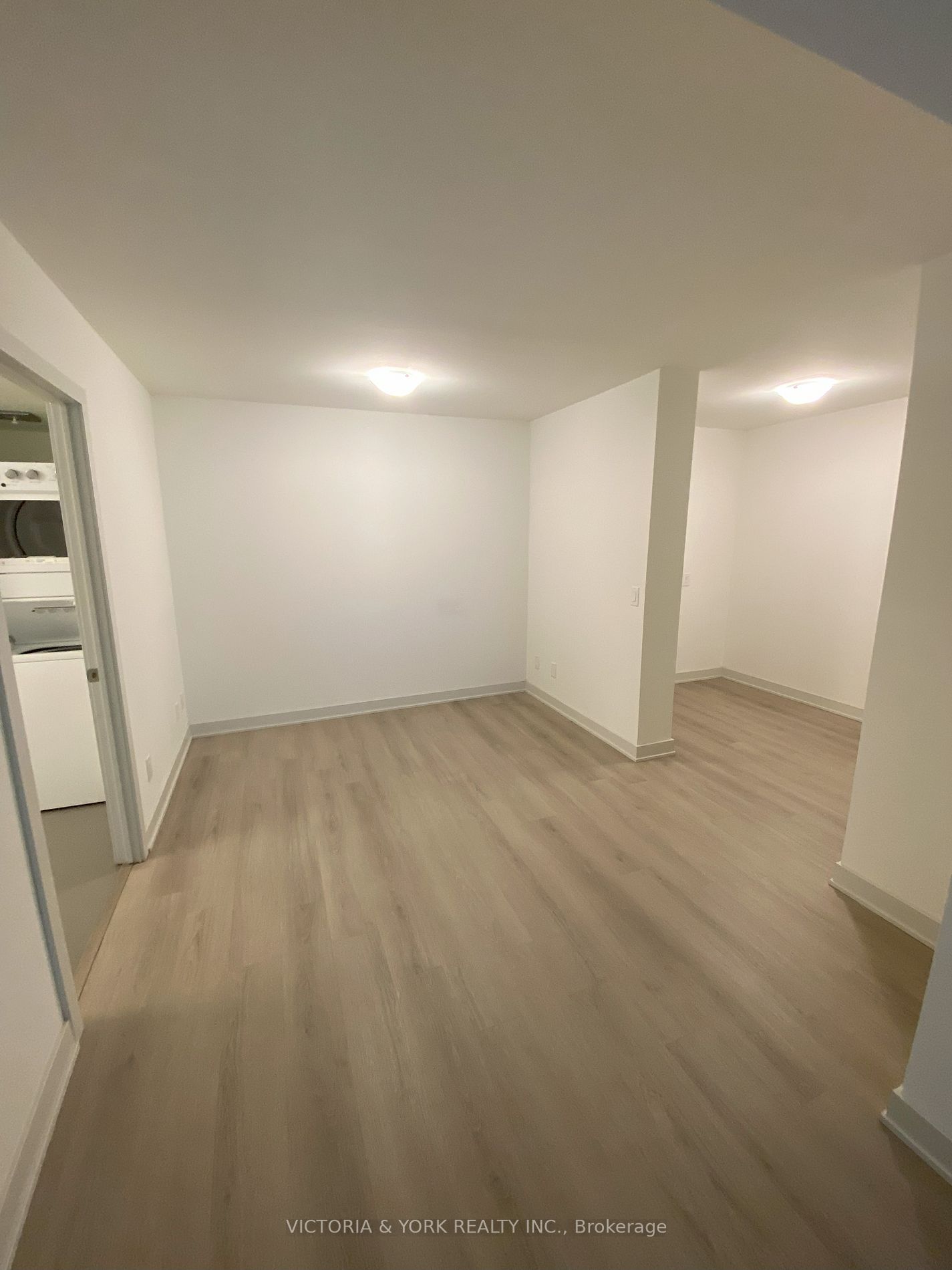3385 Dundas St W, #201