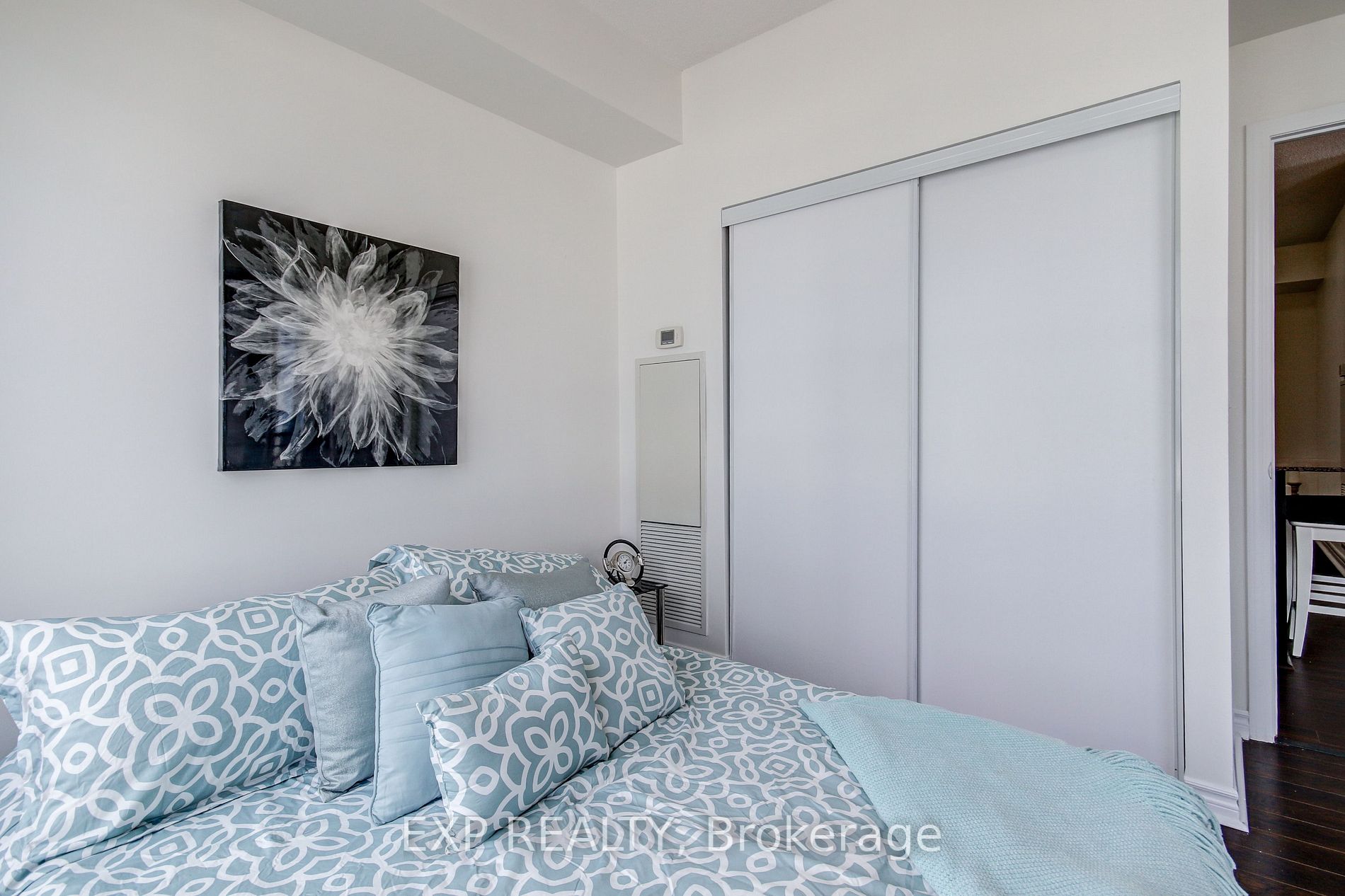 385 Prince Of Wales Dr, #1102