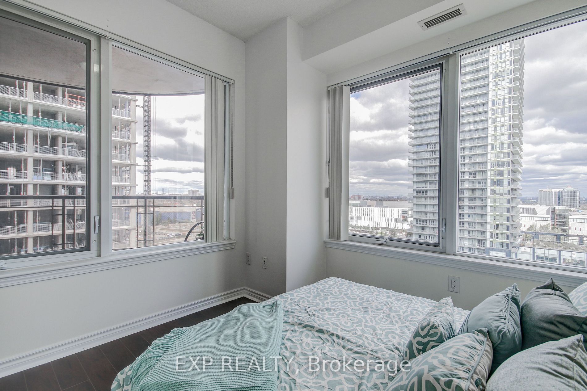 385 Prince Of Wales Dr, #1102