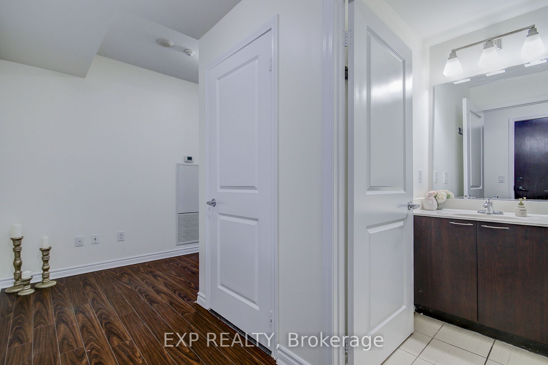 385 Prince Of Wales Dr, #1102