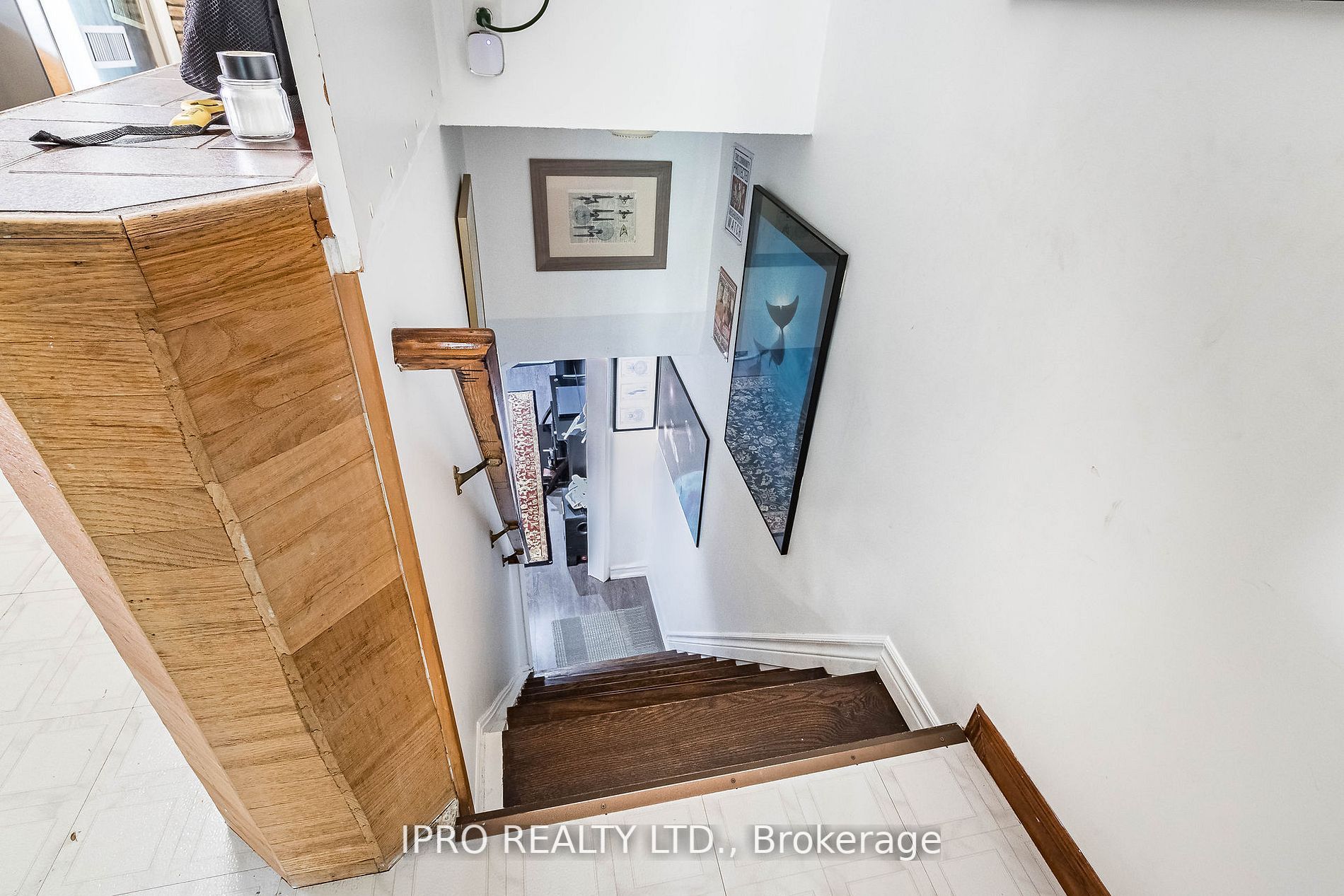 32 Victoria Ave