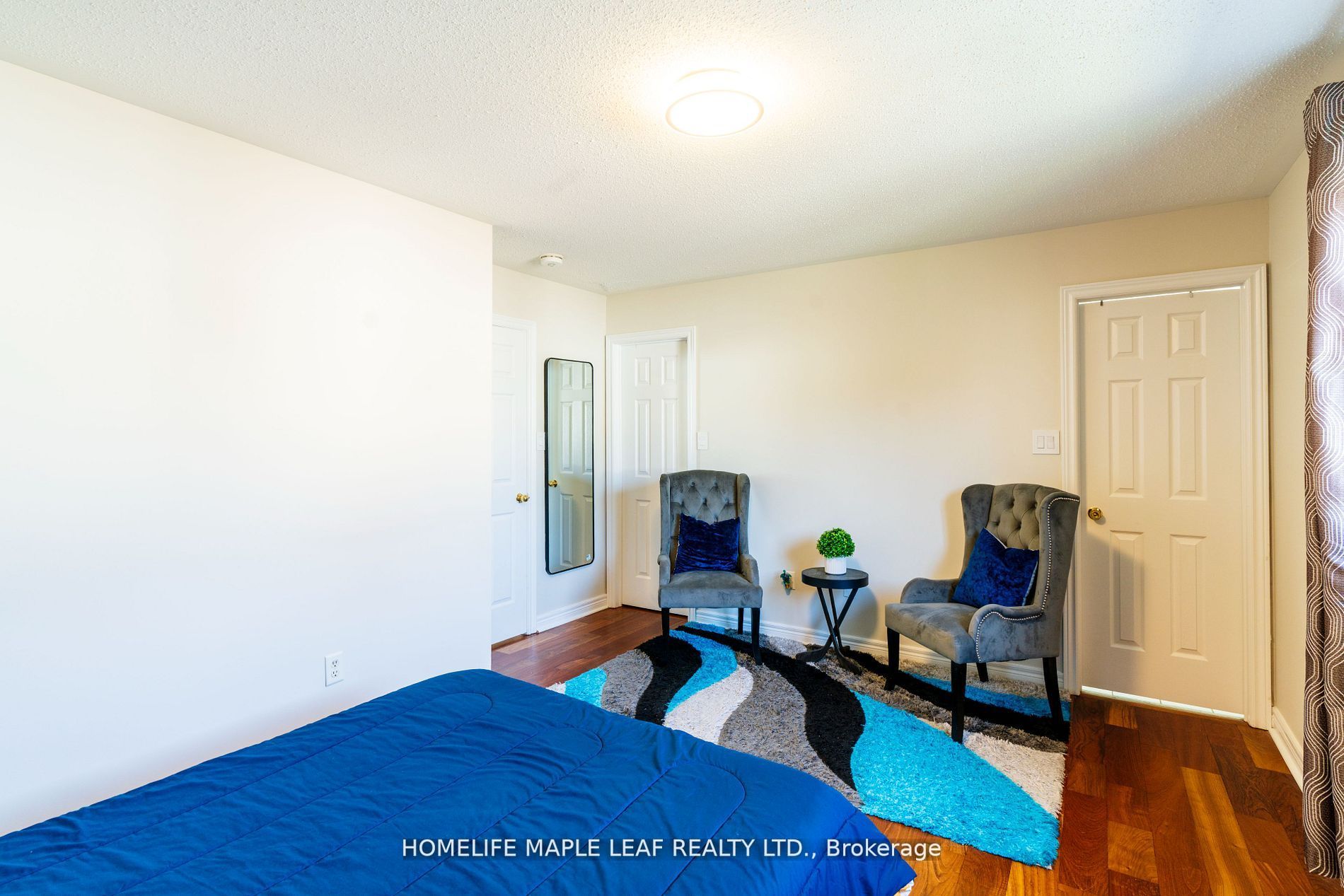 27 Ridgemore Cres