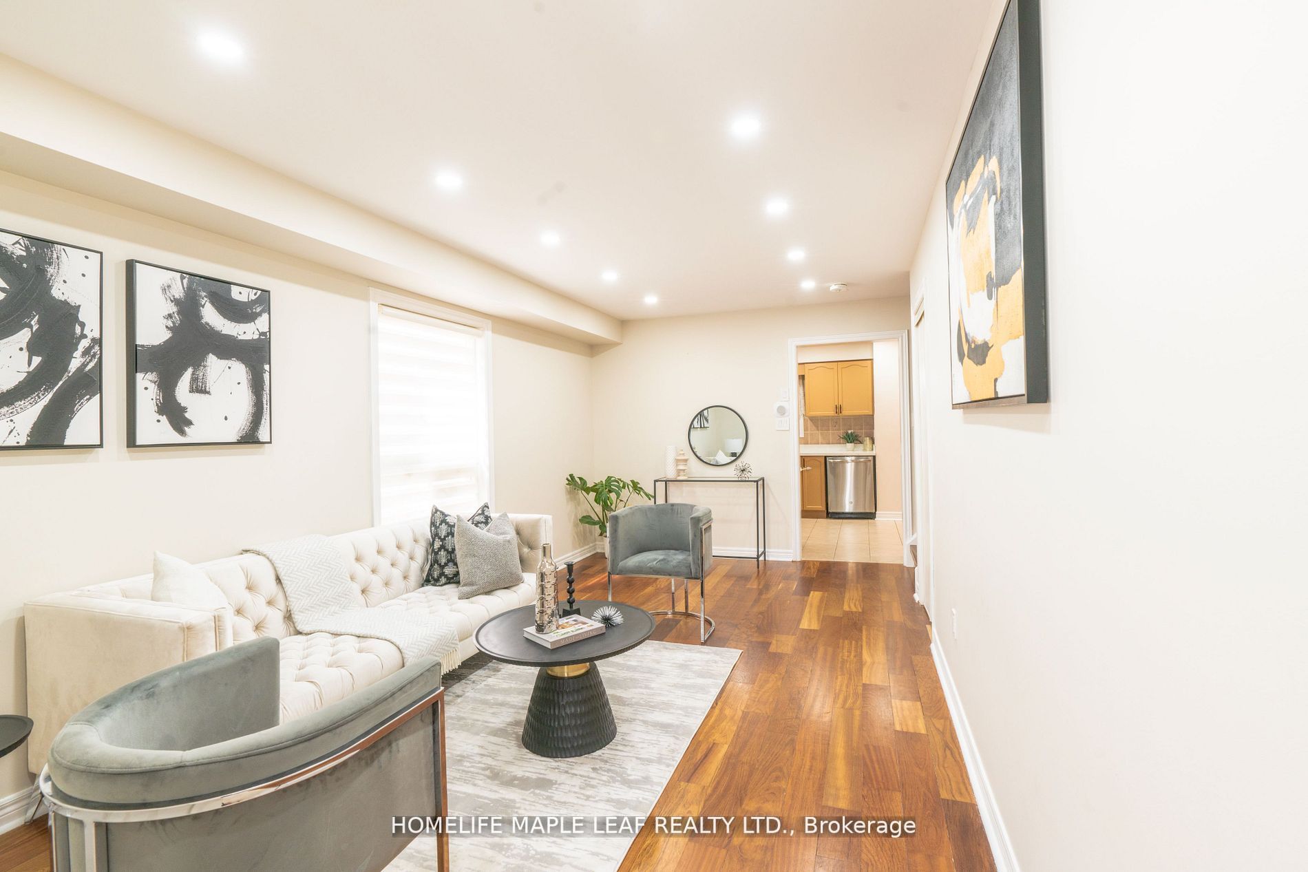 27 Ridgemore Cres