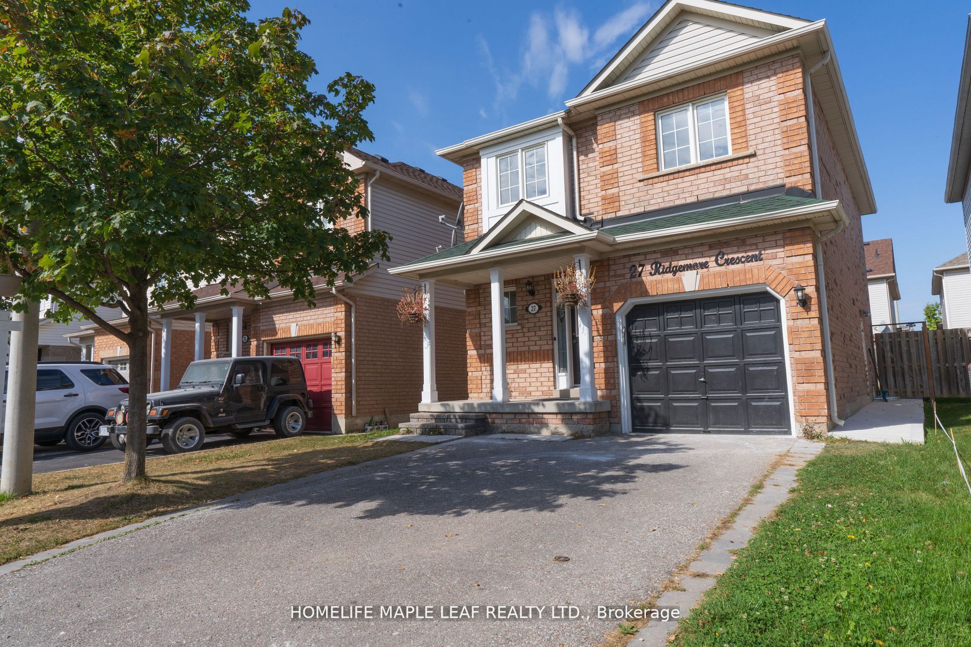 27 Ridgemore Cres