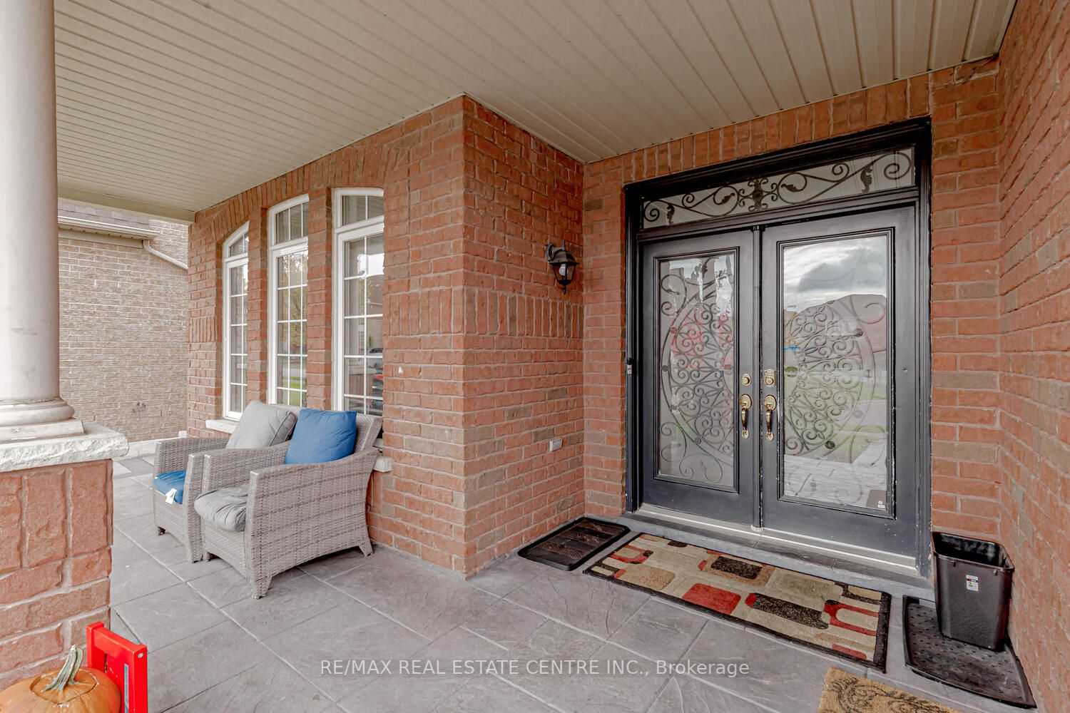 30 Rampart Dr