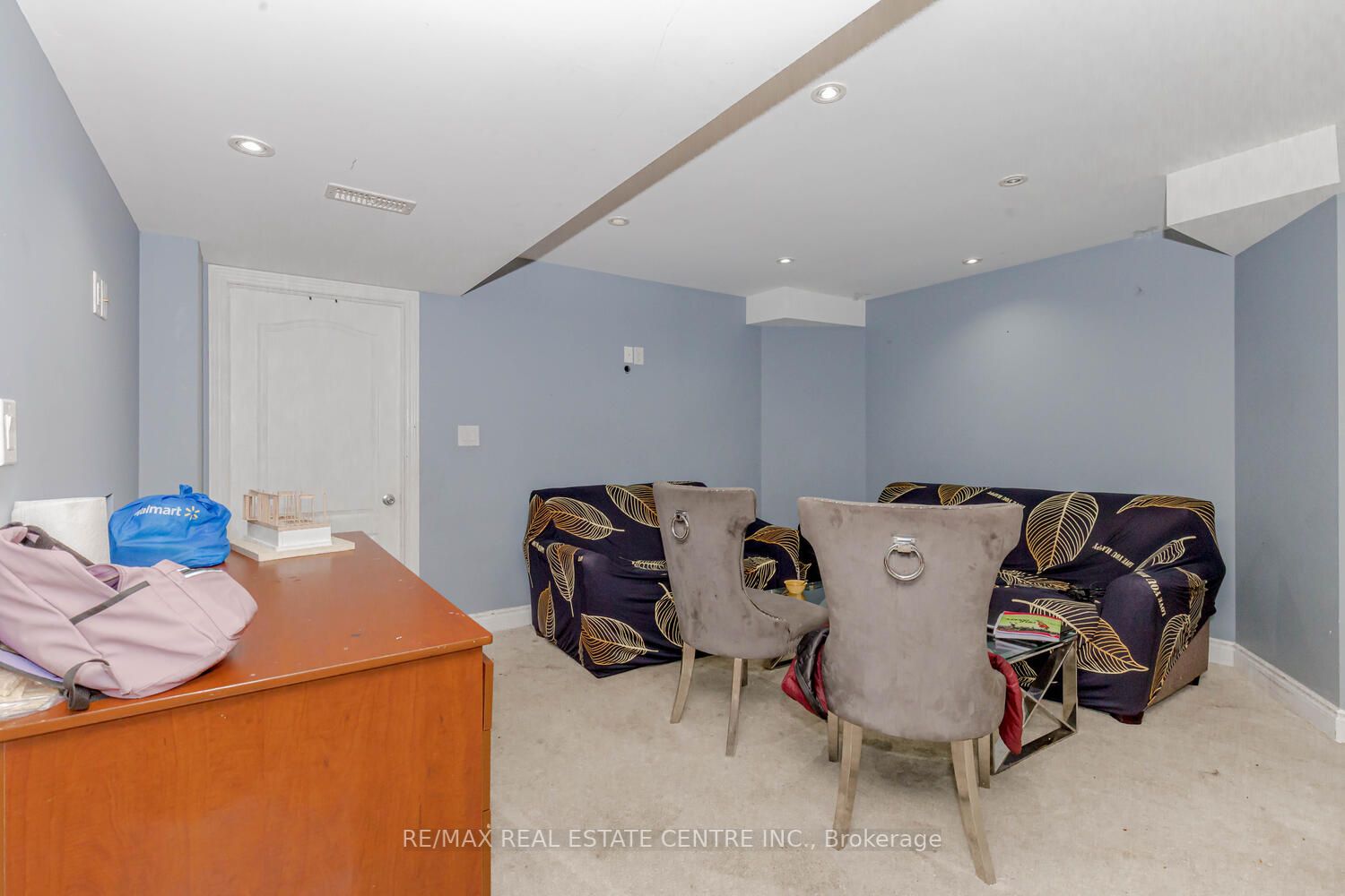 30 Rampart Dr