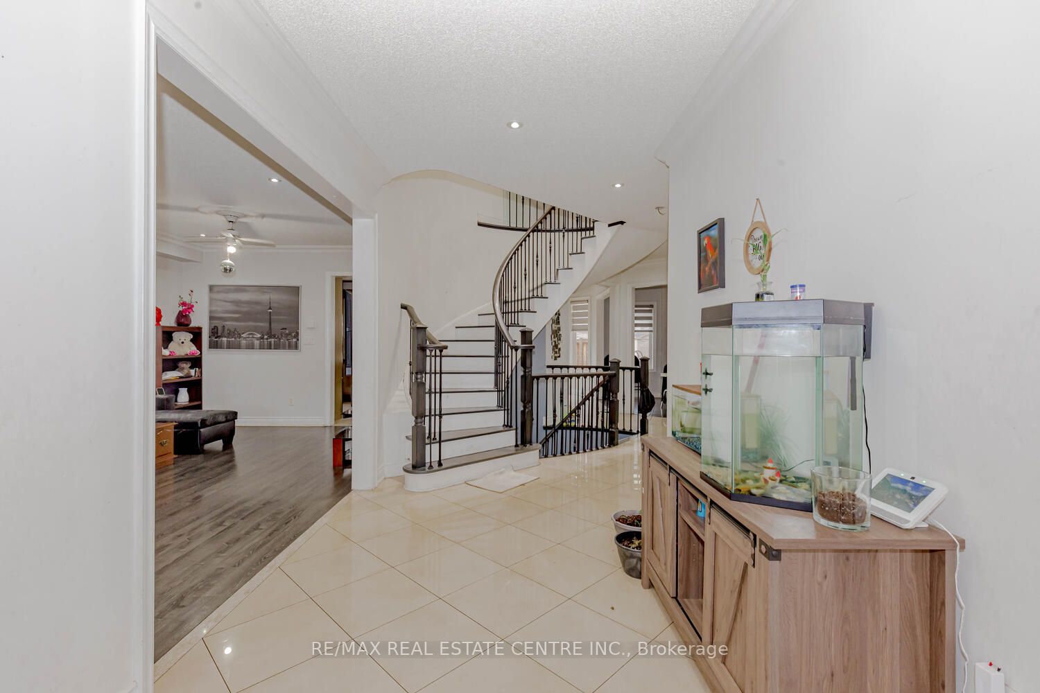 30 Rampart Dr