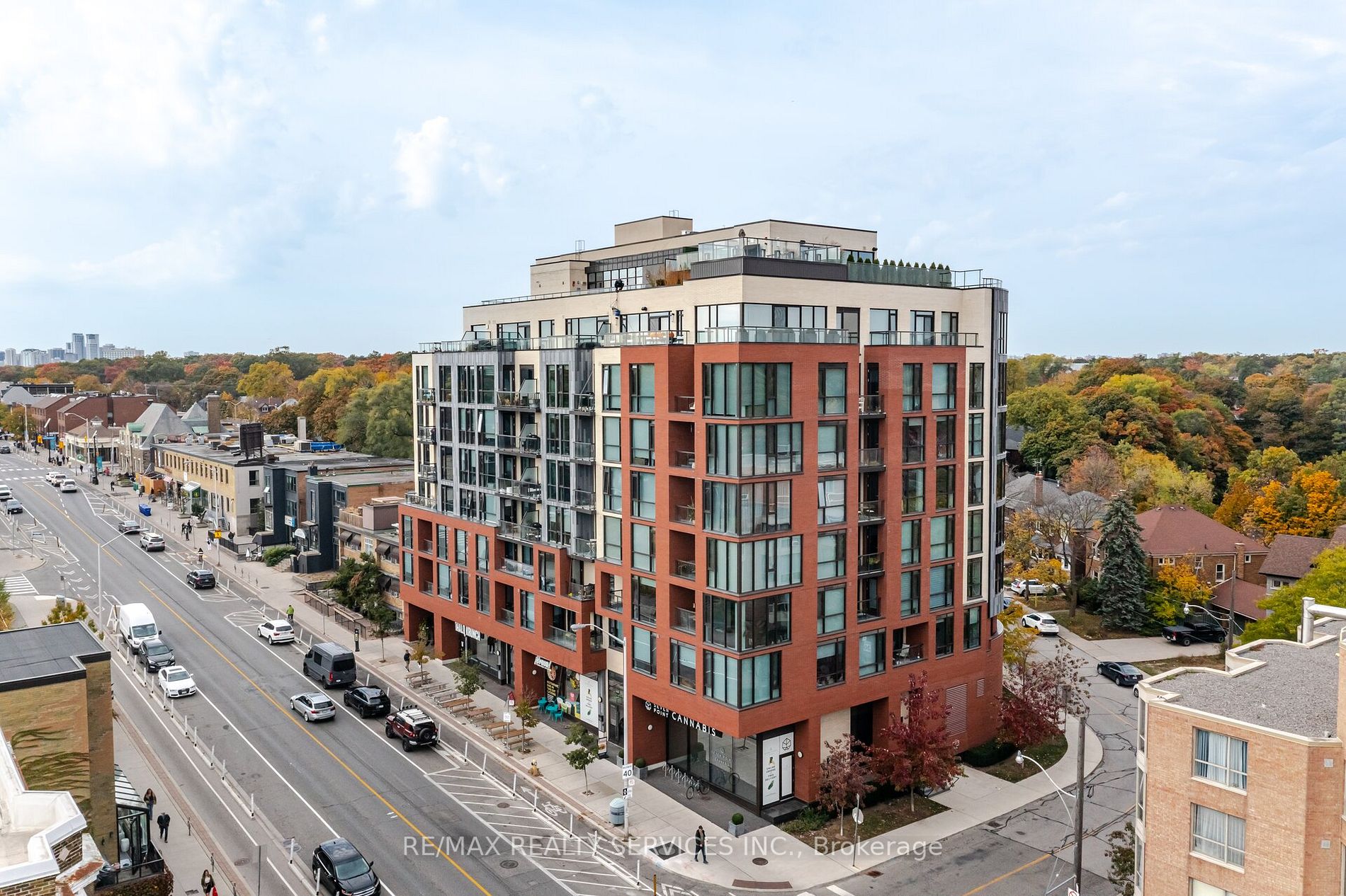 2118 Bloor St W, #401