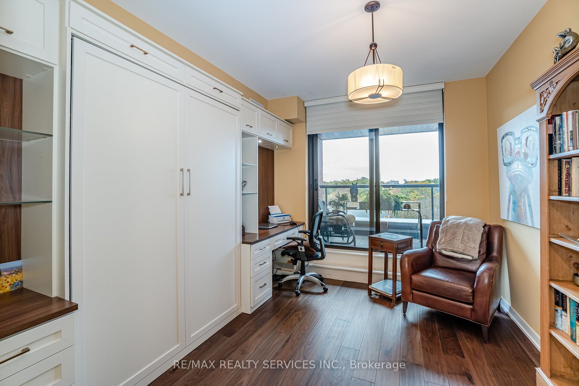 2118 Bloor St W, #401