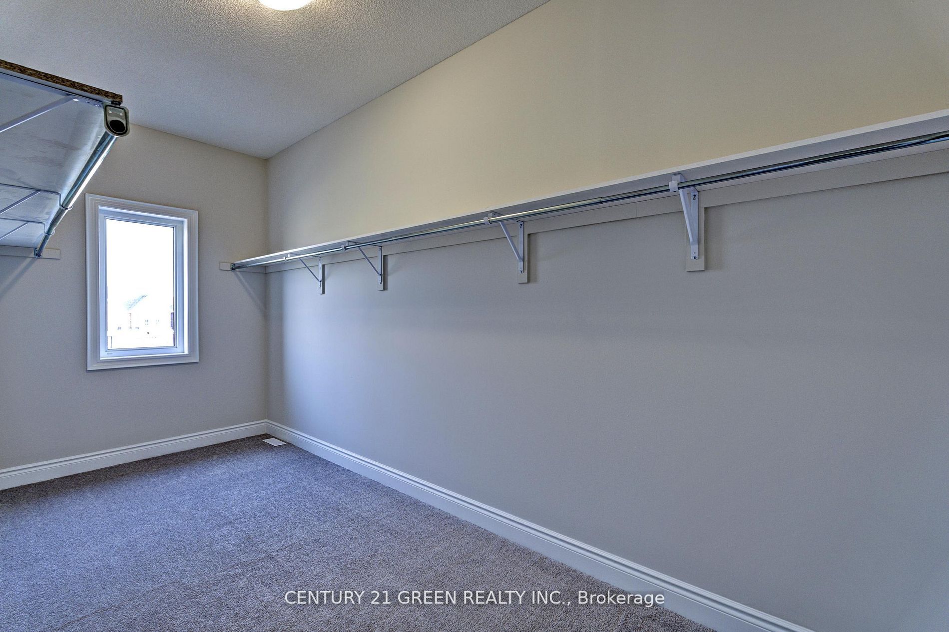 343 Valleyway Dr