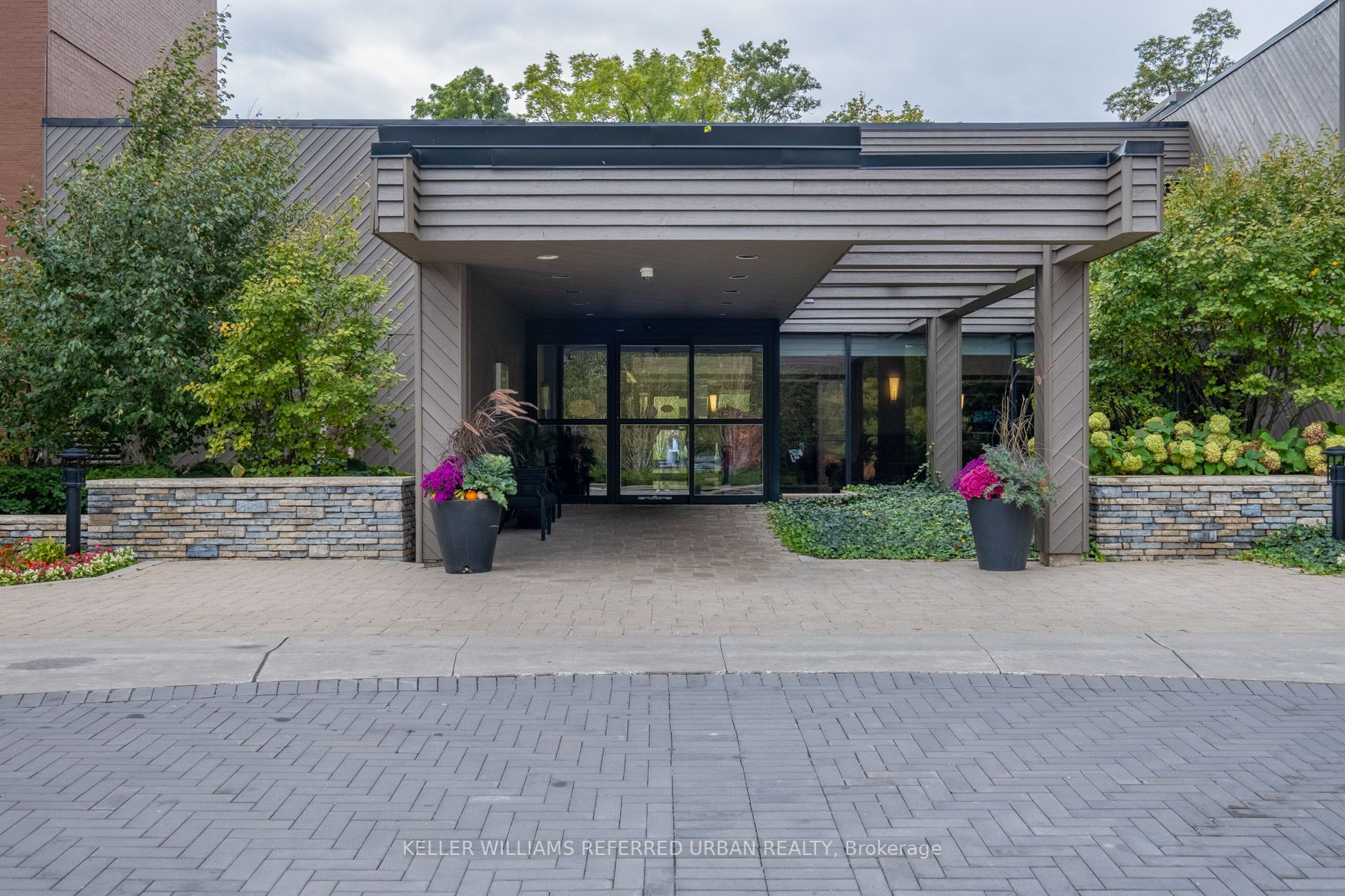 1400 Dixie Rd W, #1013