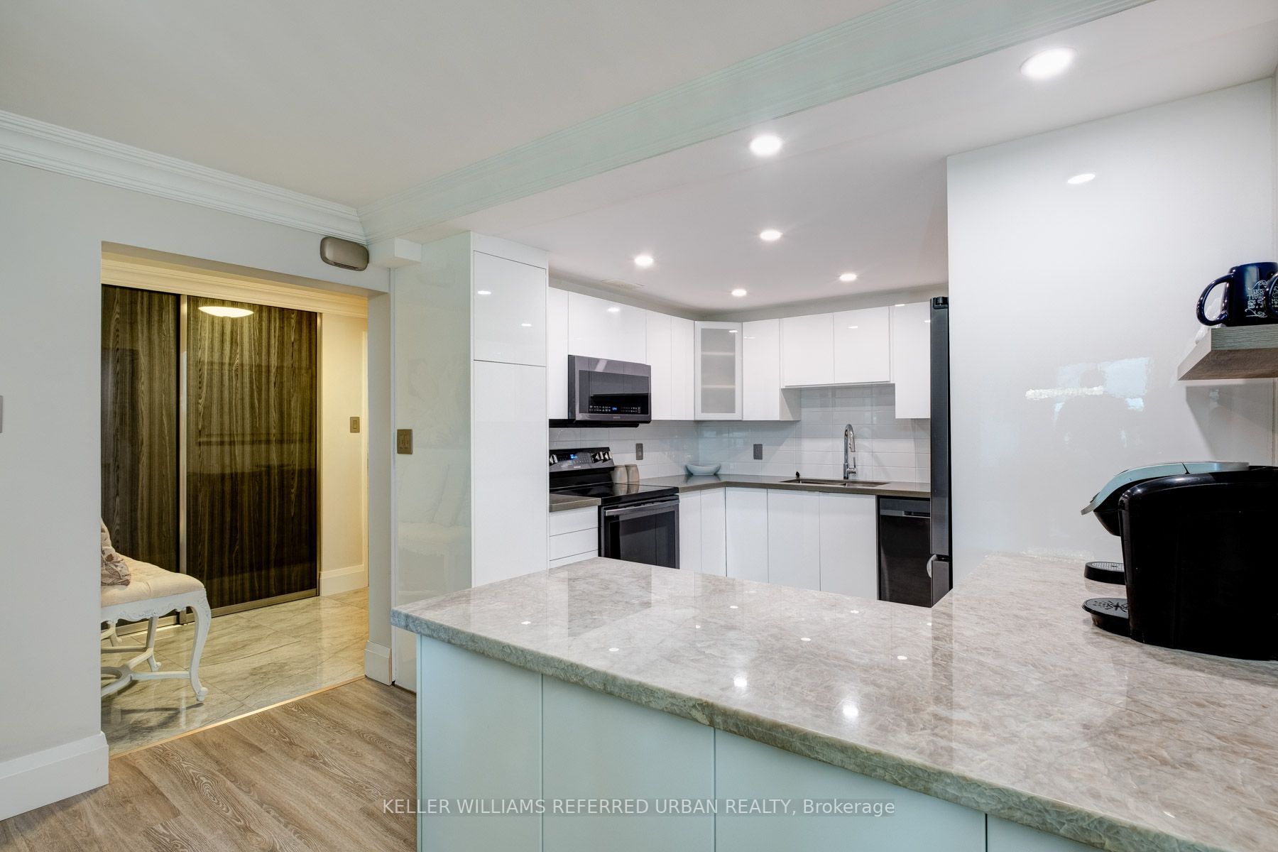 1400 Dixie Rd W, #1013