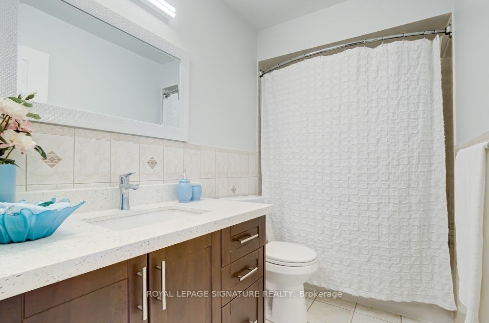 23 Chestermere Cres