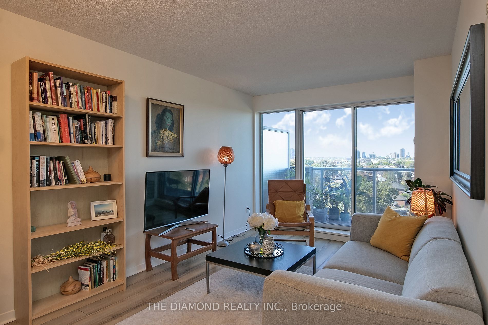 1050 The Queensway Ave, #713