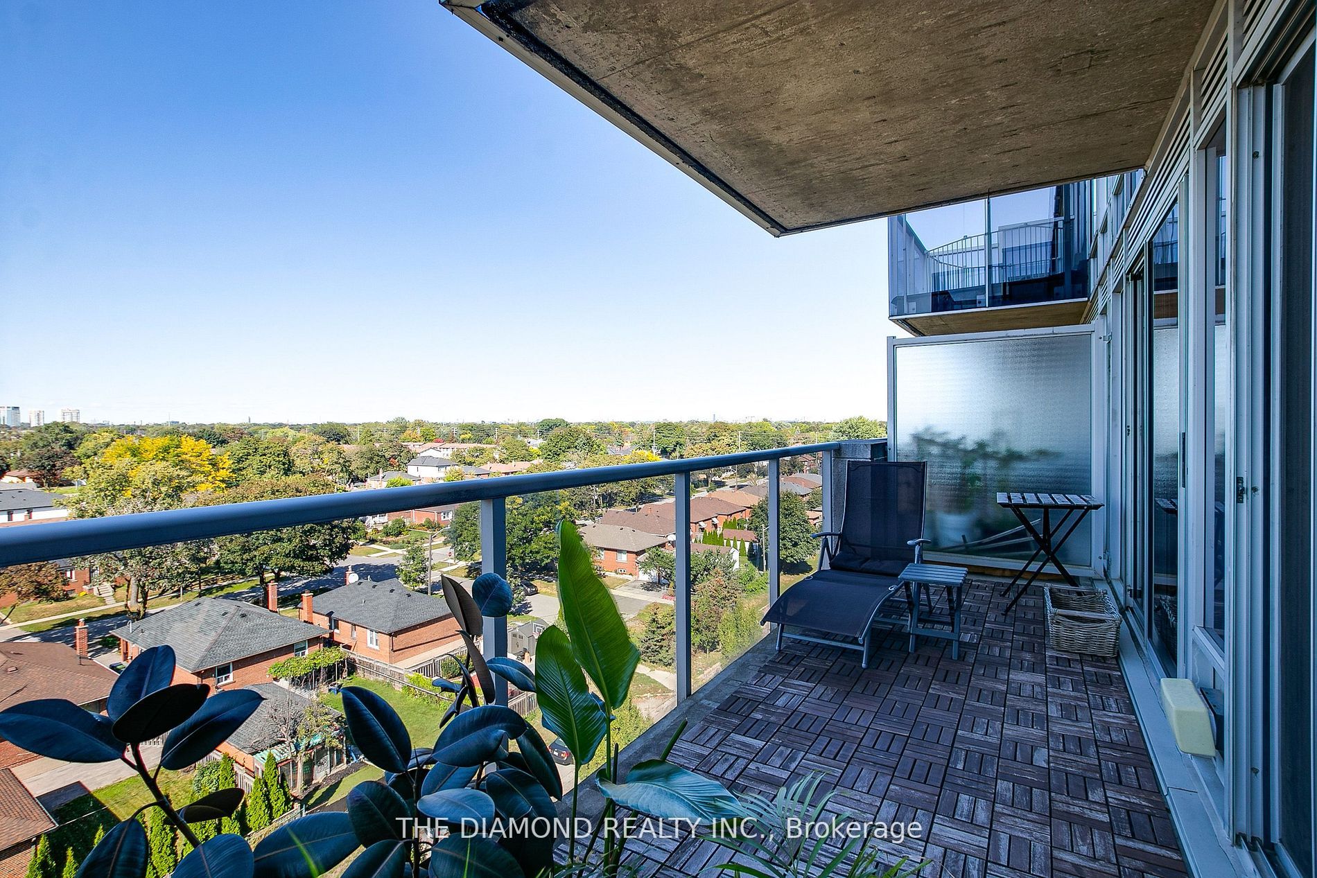 1050 The Queensway Ave, #713
