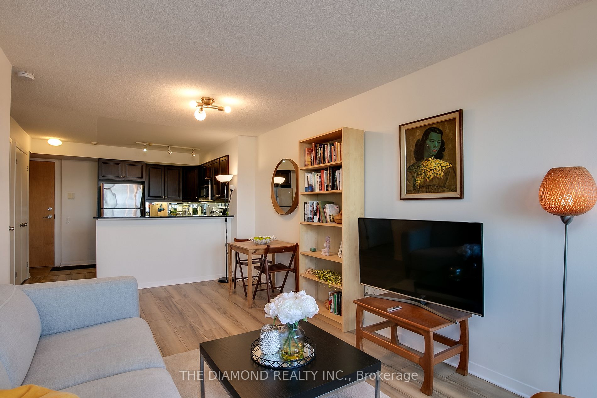 1050 The Queensway Ave, #713