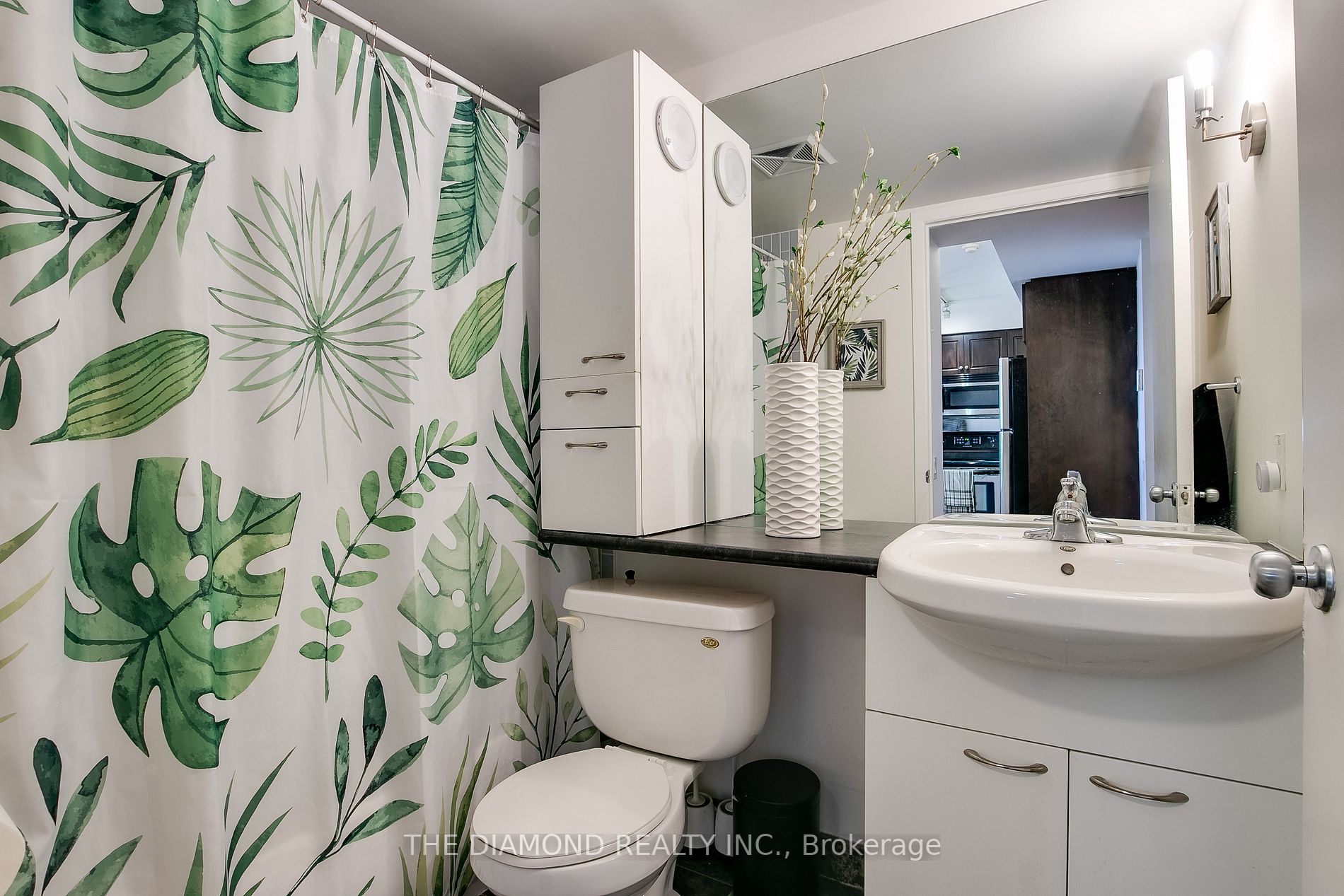 1050 The Queensway Ave, #713