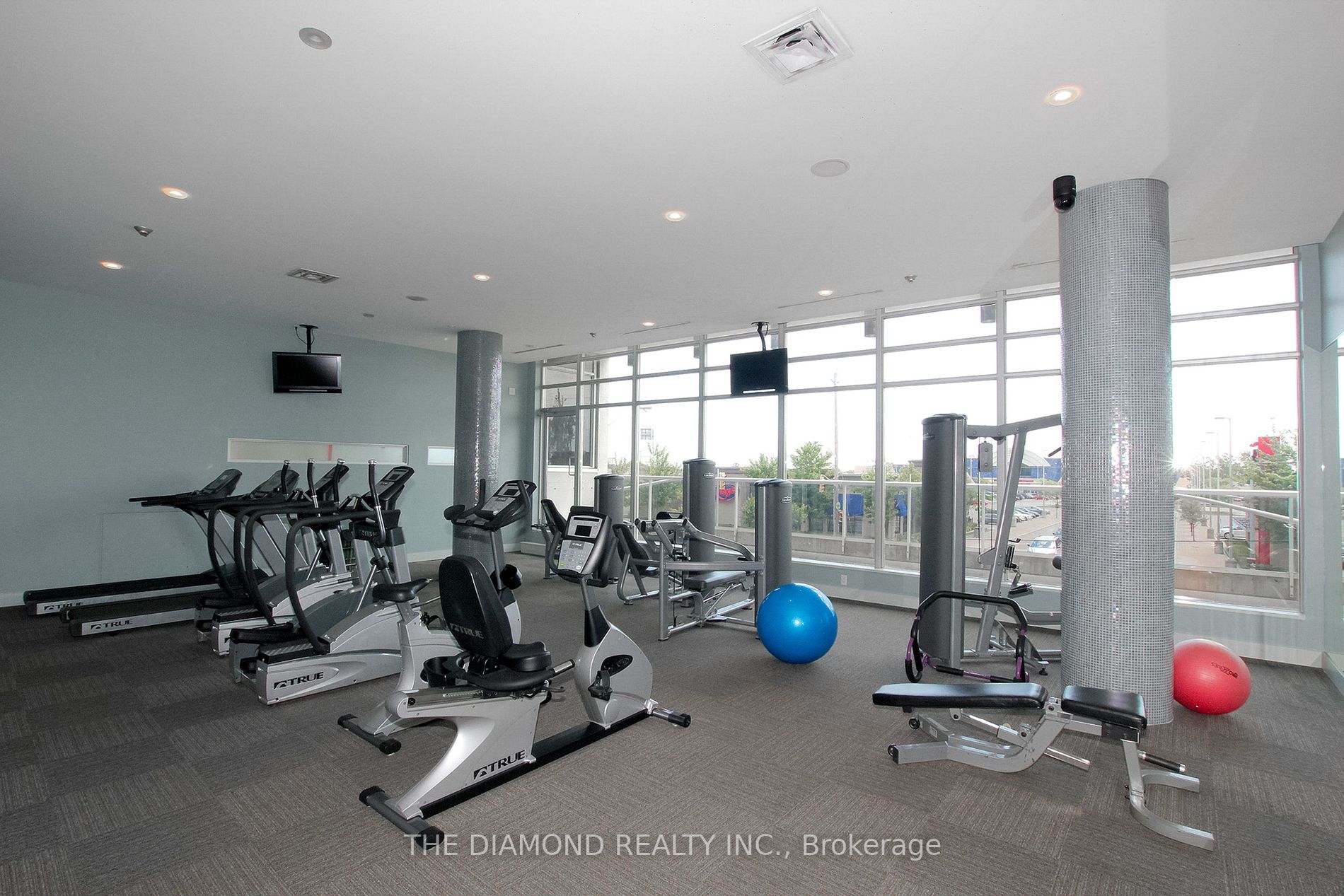1050 The Queensway Ave, #713