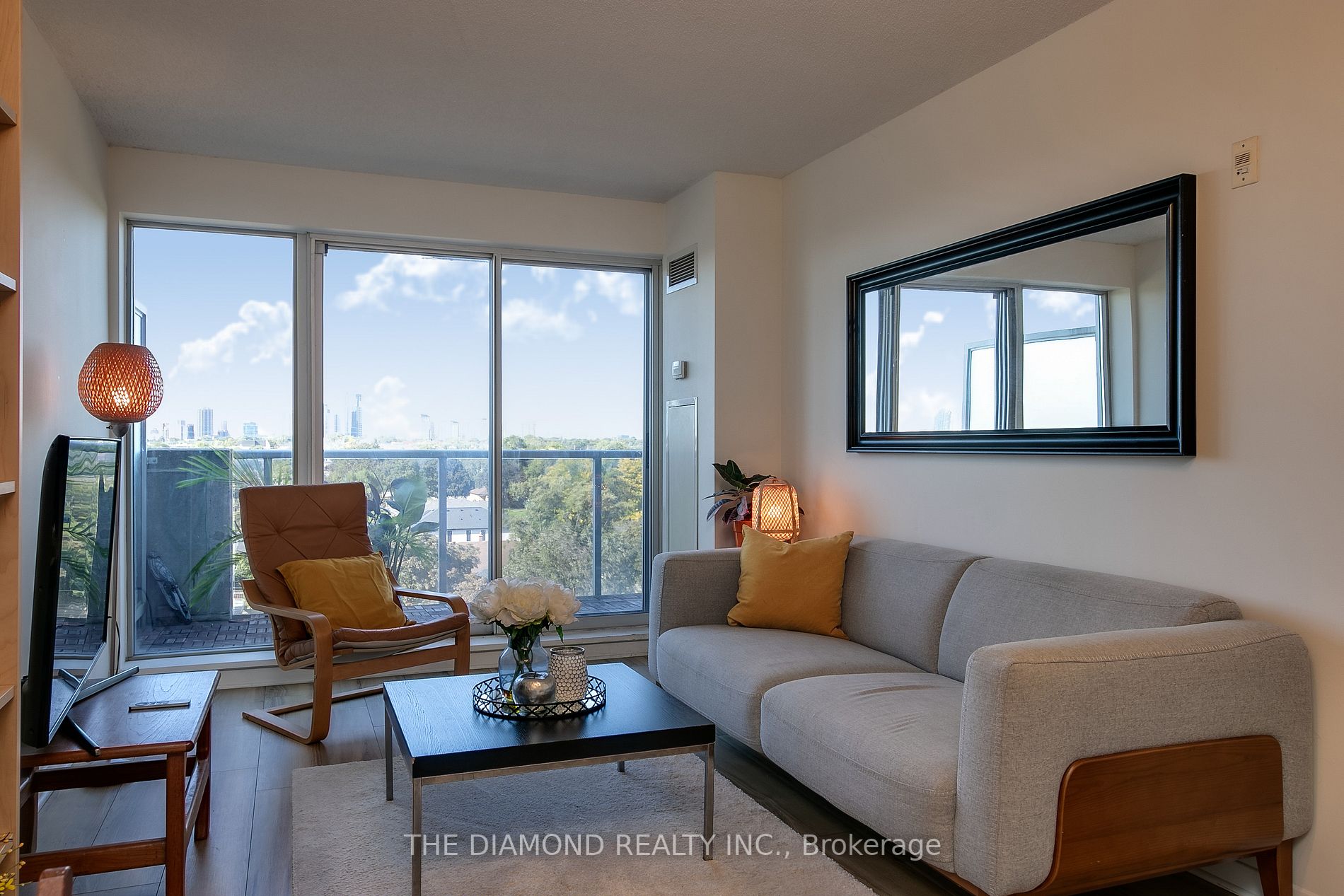 1050 The Queensway Ave, #713