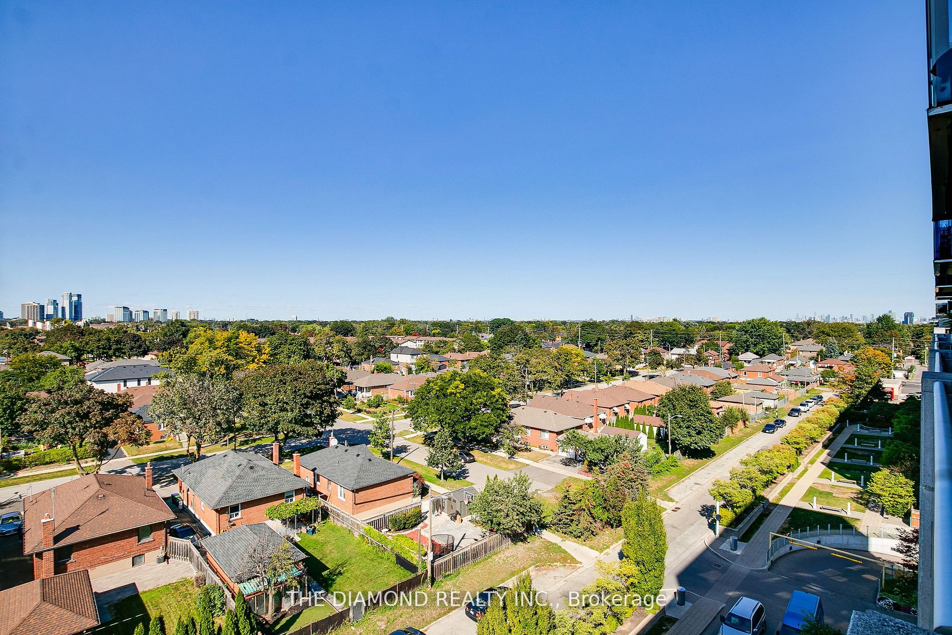 1050 The Queensway Ave, #713