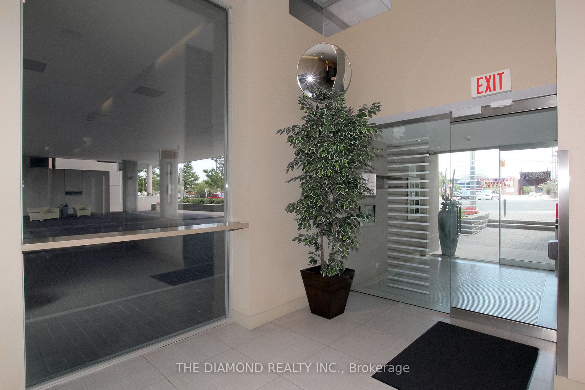 1050 The Queensway Ave, #713