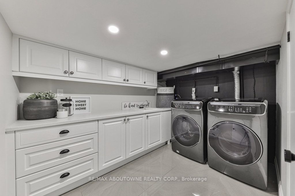 2204 Shardawn Mews