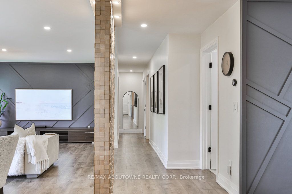 2204 Shardawn Mews