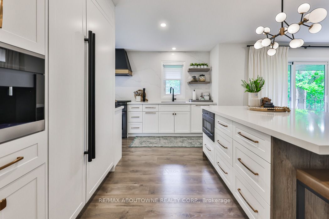 2204 Shardawn Mews
