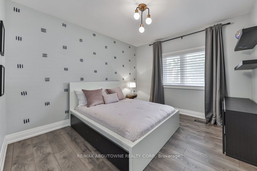 2204 Shardawn Mews