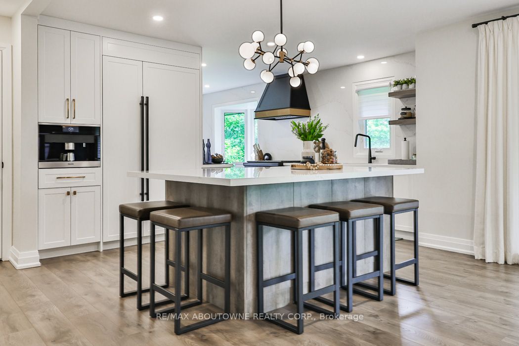 2204 Shardawn Mews