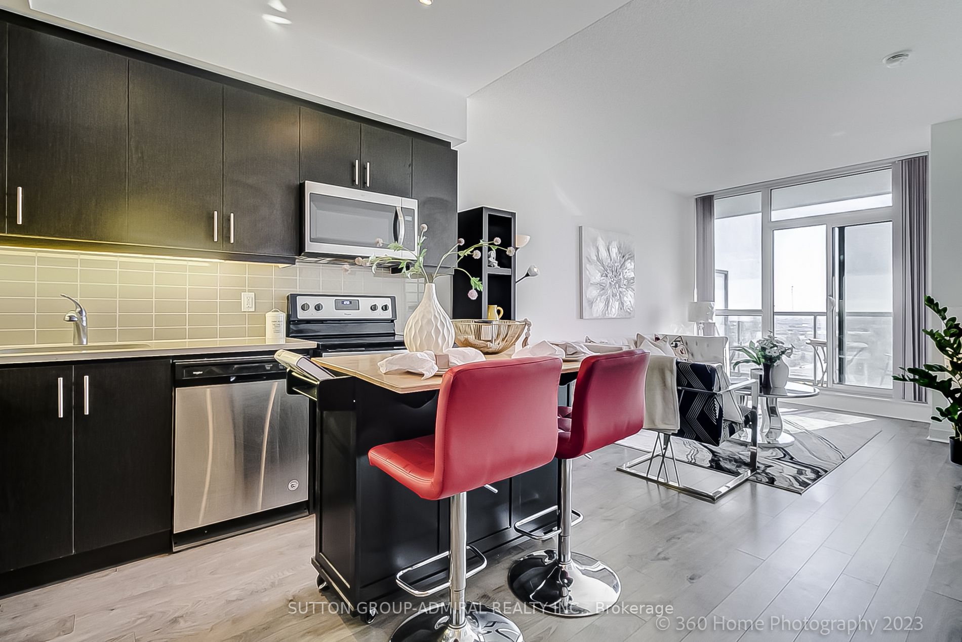 15 Zorra Street, #1006