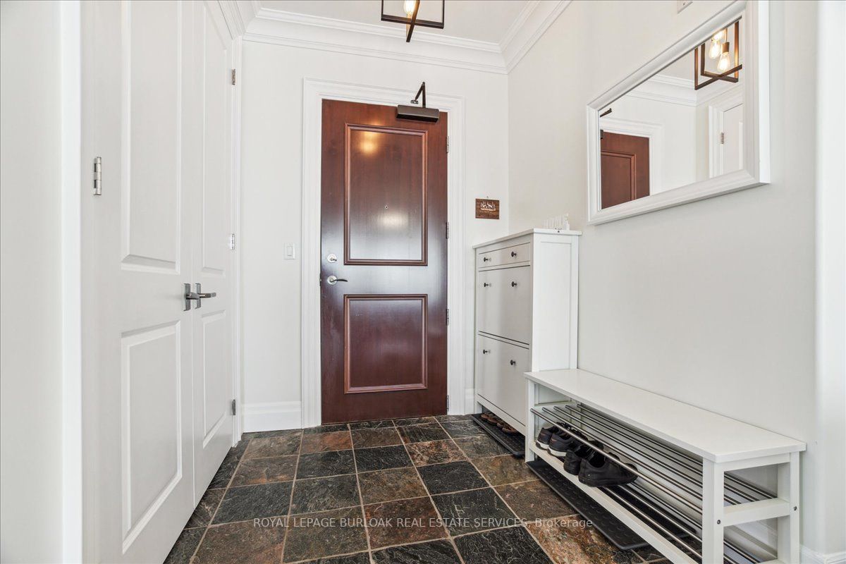 445 Elizabeth St, #401