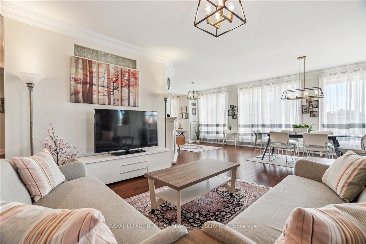 445 Elizabeth St, #401