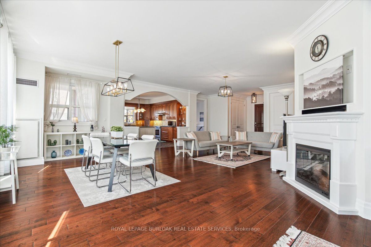445 Elizabeth St, #401