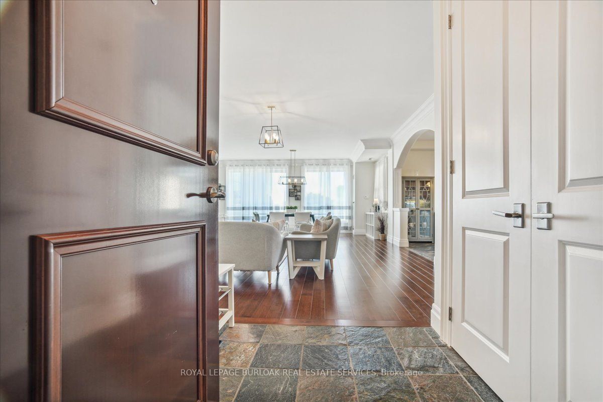 445 Elizabeth St, #401