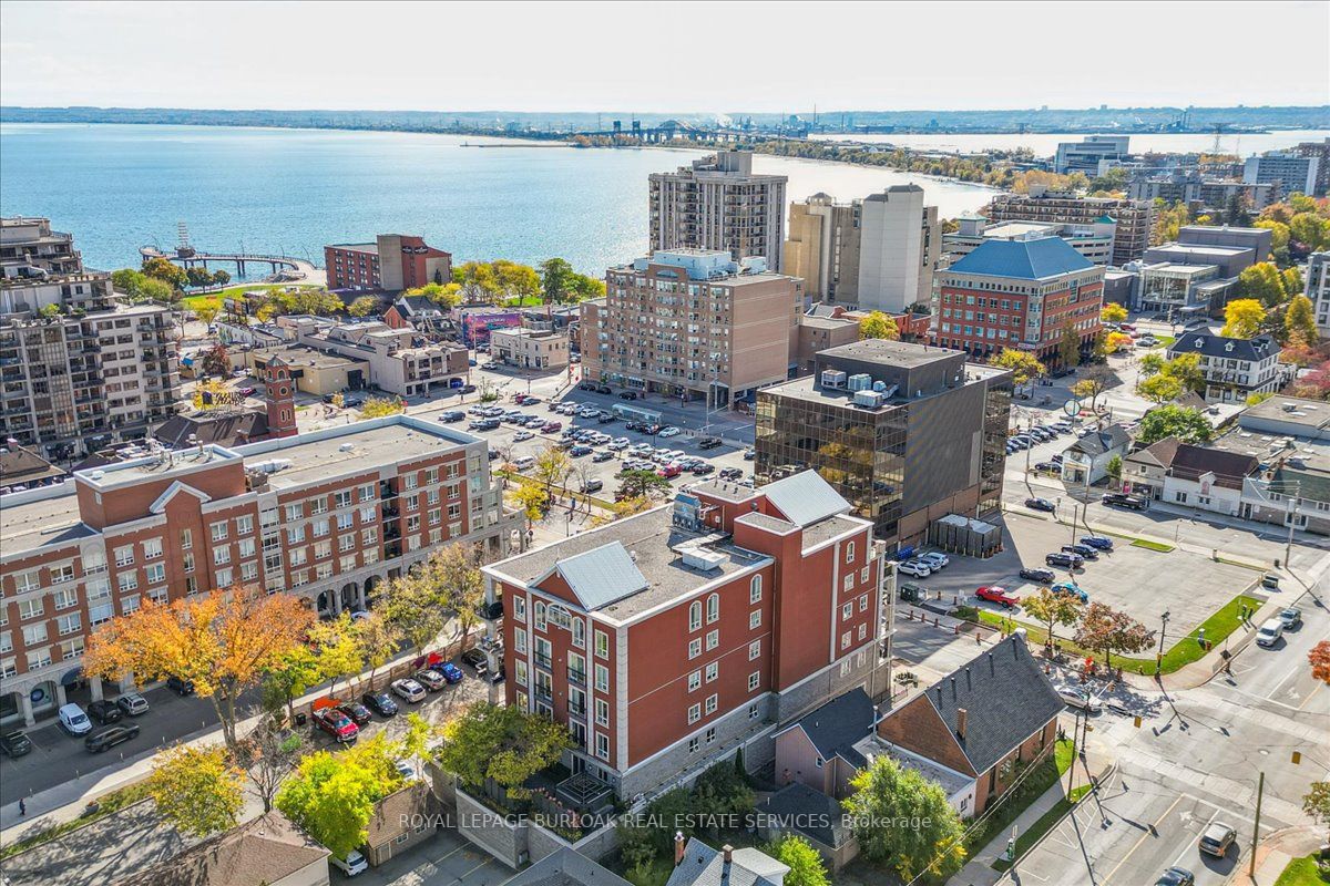 445 Elizabeth St, #401
