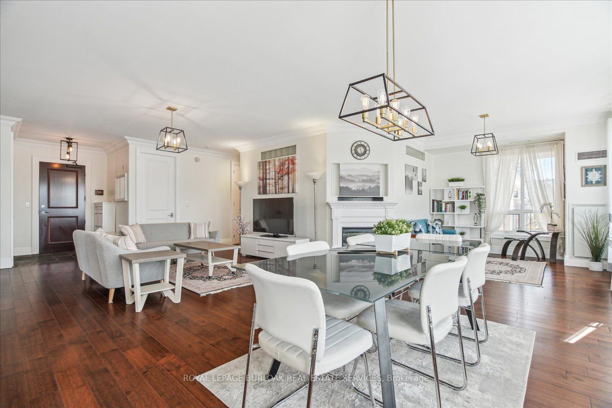 445 Elizabeth St, #401