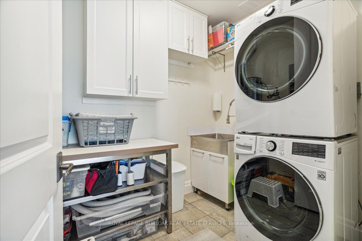 445 Elizabeth St, #401