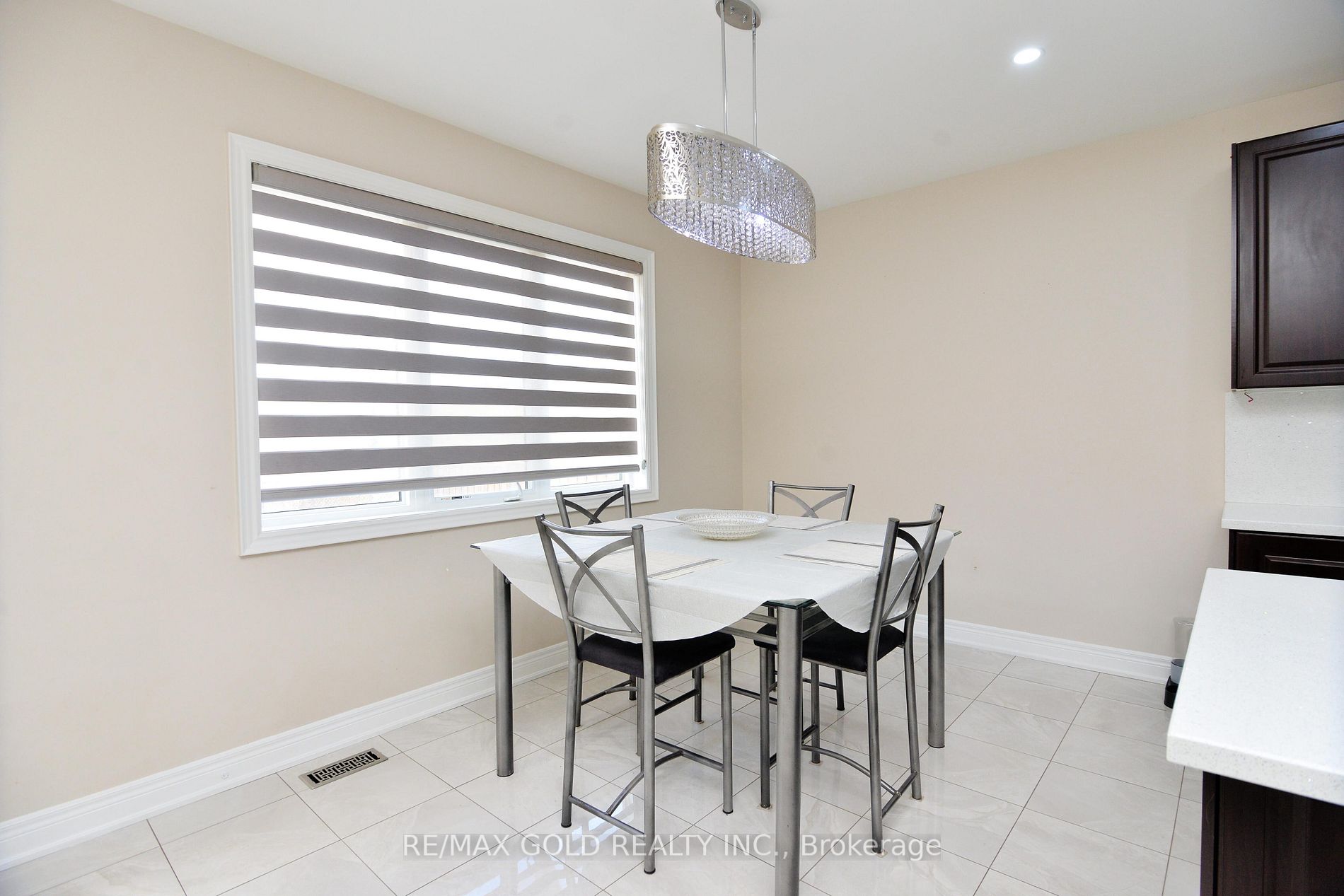42 Brookwater Cres