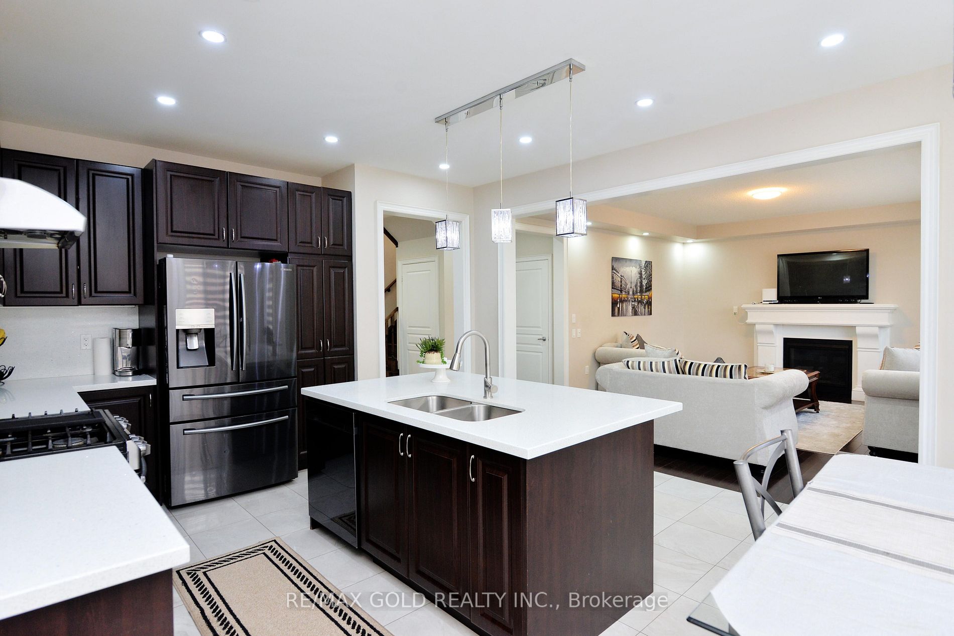 42 Brookwater Cres